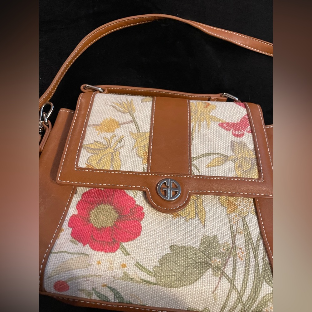 Gianni Bernini, Crossbody floral beautiful bag with butterflies.